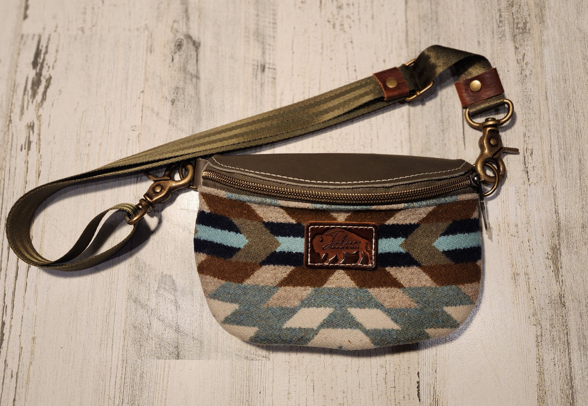Rancho Arroyo Shale Cross body
