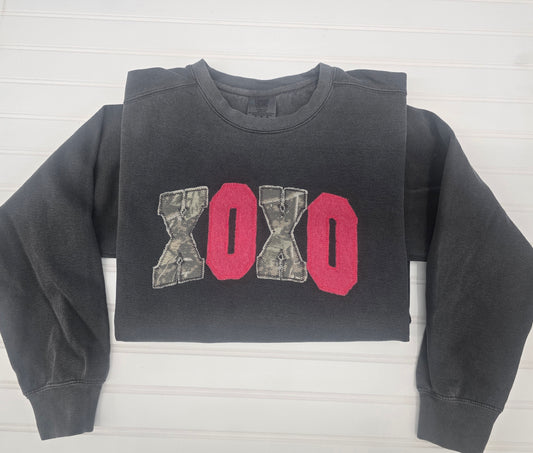 XOXO Raggy camo/red Crew